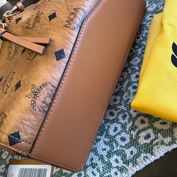 MCM DIAMANT LEATHER CROSSBODY BAG - Picture 8 of 17